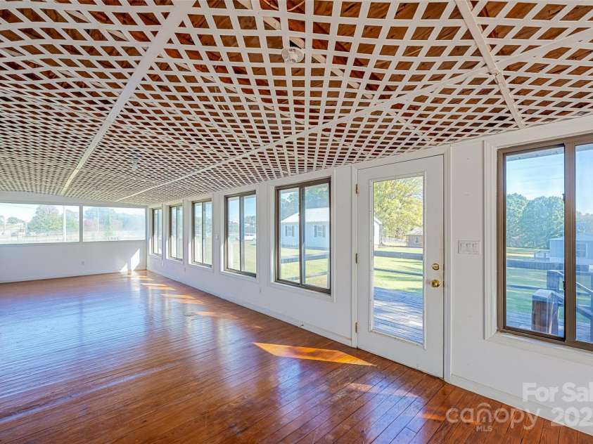 110 Jenkins Farm Lane, Mooresville, NC 28115.  MLS# CAR4316175, YatesRealty ID 510. Sunroom Modular