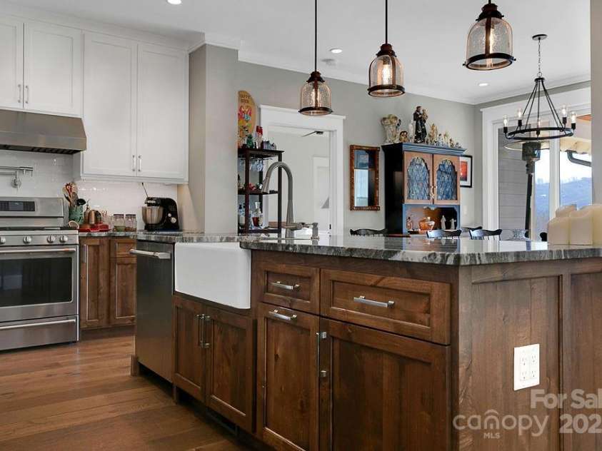 80 Starwood Valley Trail, Arden, NC 28704.  MLS# CAR4212532, YatesRealty ID 510. Kitchen