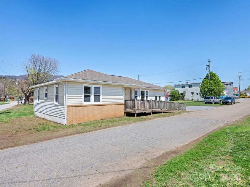13 Depot Street, Clyde, NC 28721.  MLS# CAR4244908, YatesRealty ID 5100. 