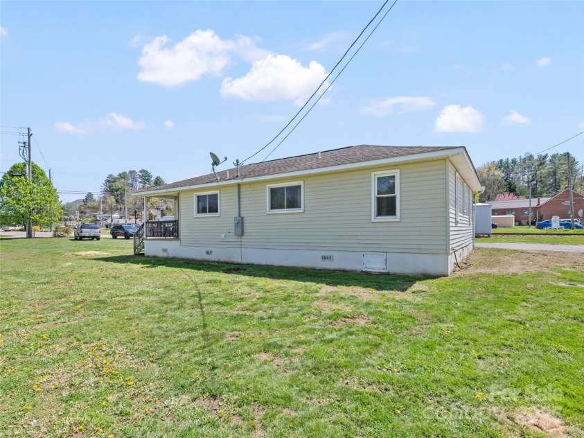 13 Depot Street, Clyde, NC 28721.  MLS# CAR4244908, YatesRealty ID 5100. 