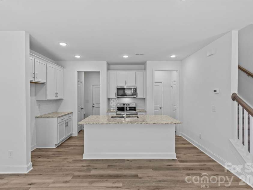 4008 Crooked Spruce Court, Matthews, NC 28105.  MLS# CAR4425000, YatesRealty ID 51002. 