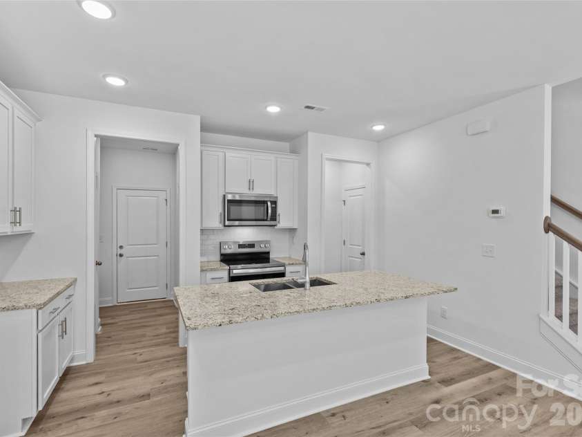 4008 Crooked Spruce Court, Matthews, NC 28105.  MLS# CAR4425000, YatesRealty ID 51002. 