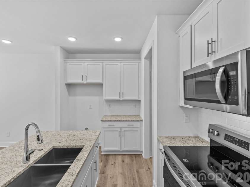 4008 Crooked Spruce Court, Matthews, NC 28105.  MLS# CAR4425000, YatesRealty ID 51002. 
