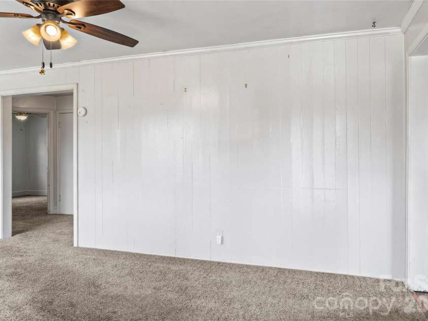 5035 Shattalon Drive, Winston Salem, NC 27106.  MLS# CAR4424941, YatesRealty ID 51003. 