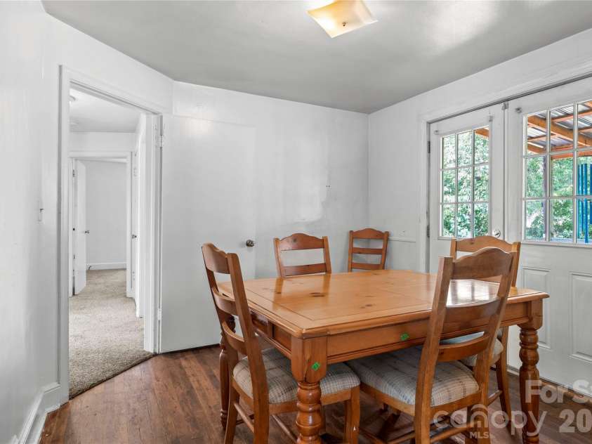 5035 Shattalon Drive, Winston Salem, NC 27106.  MLS# CAR4424941, YatesRealty ID 51003. 