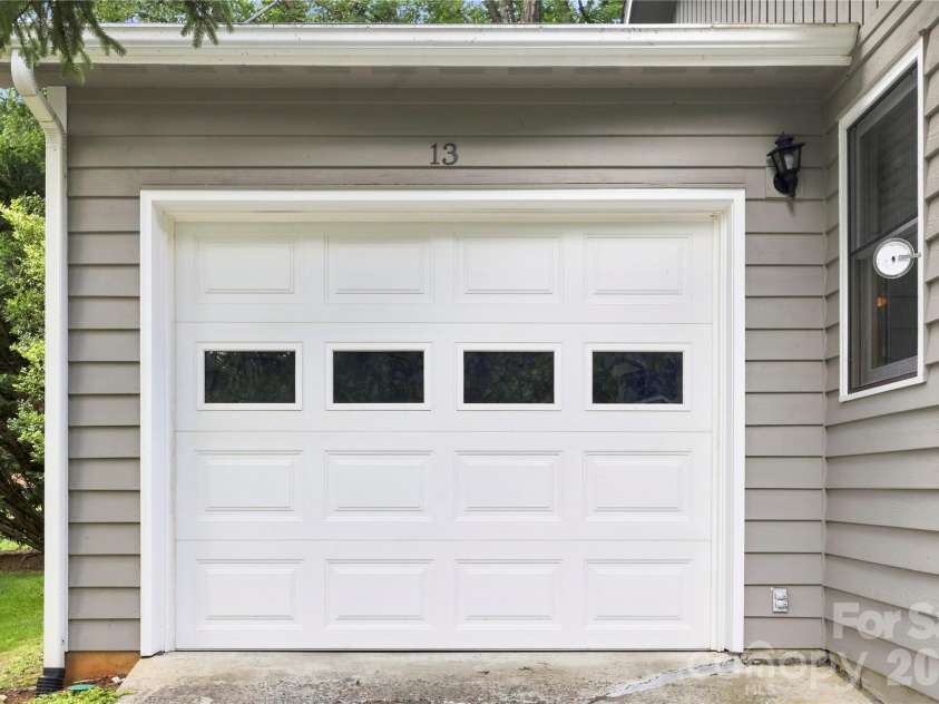 13 Llama Vista Court, Black Mountain, NC 28711.  MLS# CAR4423971, YatesRealty ID 51004. 