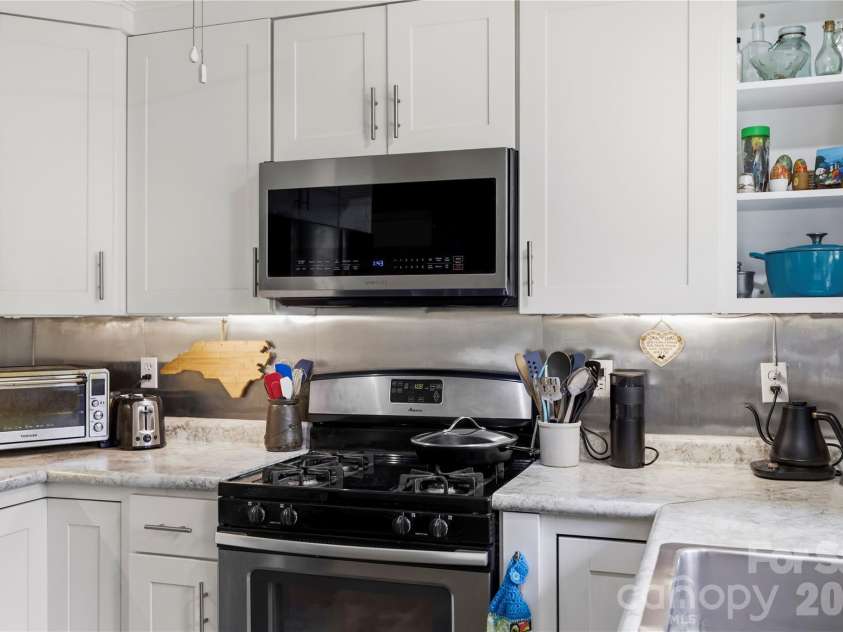 13 Llama Vista Court, Black Mountain, NC 28711.  MLS# CAR4423971, YatesRealty ID 51004. 