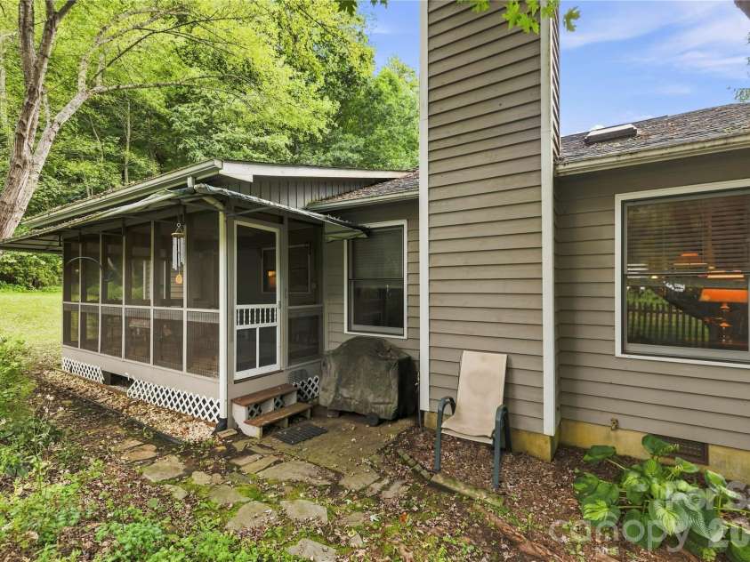 13 Llama Vista Court, Black Mountain, NC 28711.  MLS# CAR4423971, YatesRealty ID 51004. 