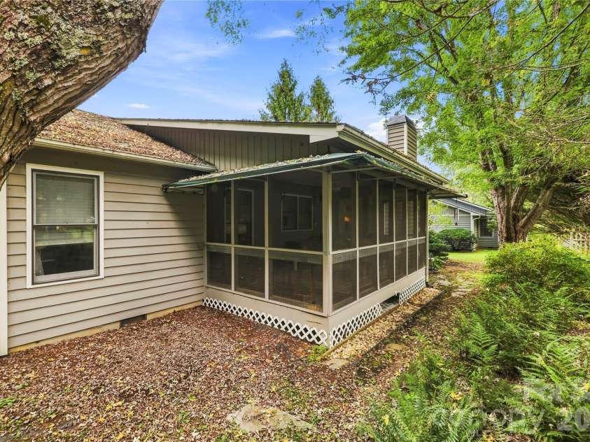 13 Llama Vista Court, Black Mountain, NC 28711.  MLS# CAR4423971, YatesRealty ID 51004. 