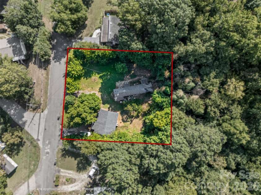 1157 Pecan Circle, Rock Hill, SC 29732.  MLS# CAR4422825, YatesRealty ID 51005. Boundary line reflects both parcels.