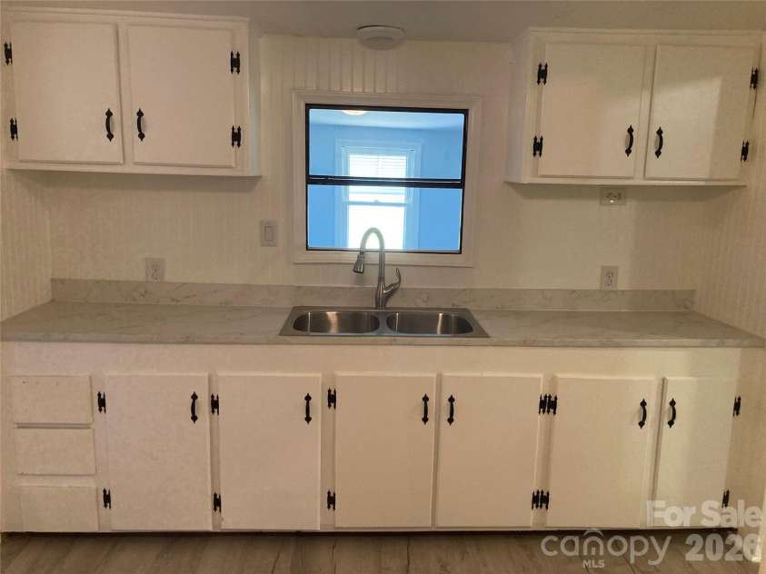 645 Ranchwood Drive, Salisbury, NC 28146.  MLS# CAR4422043, YatesRealty ID 51007. Kitchen