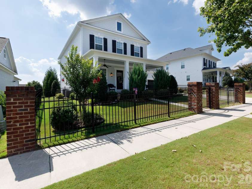 1522 Half Pint Loop, Fort Mill, SC 29708.  MLS# CAR4425037, YatesRealty ID 51008. 