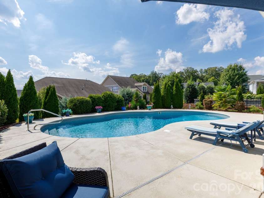 1522 Half Pint Loop, Fort Mill, SC 29708.  MLS# CAR4425037, YatesRealty ID 51008. 