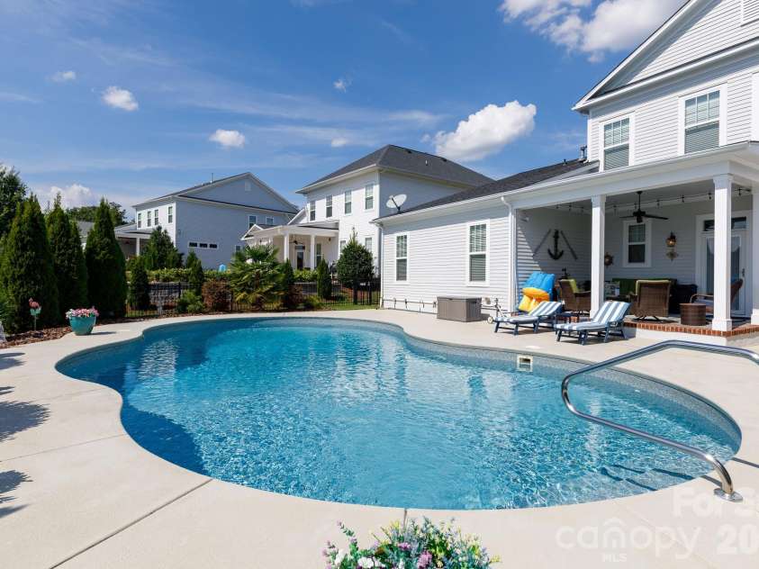 1522 Half Pint Loop, Fort Mill, SC 29708.  MLS# CAR4425037, YatesRealty ID 51008. 