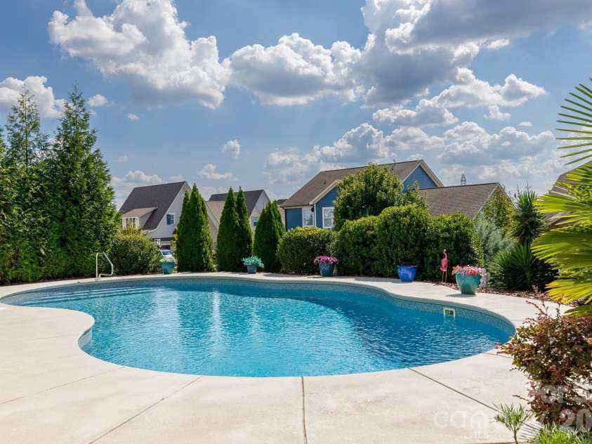 1522 Half Pint Loop, Fort Mill, SC 29708.  MLS# CAR4425037, YatesRealty ID 51008. 
