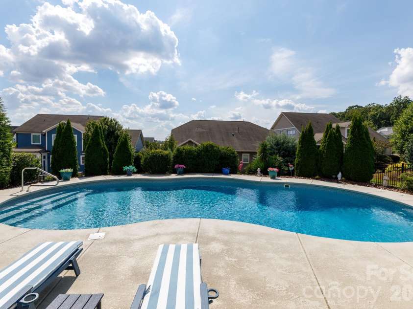 1522 Half Pint Loop, Fort Mill, SC 29708.  MLS# CAR4425037, YatesRealty ID 51008. 