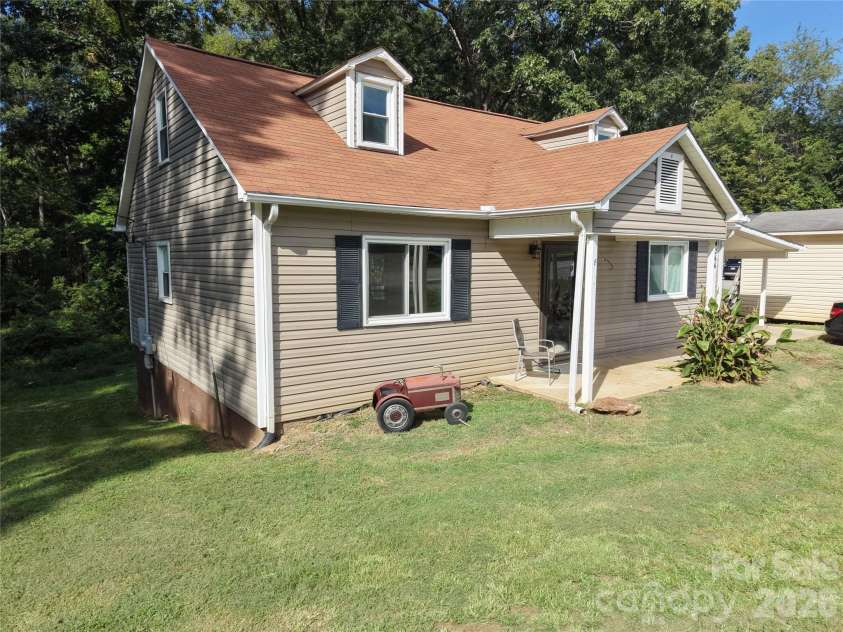4266 Smokey Creek Road, Lenoir, NC 28645.  MLS# CAR4424314, YatesRealty ID 51009. 