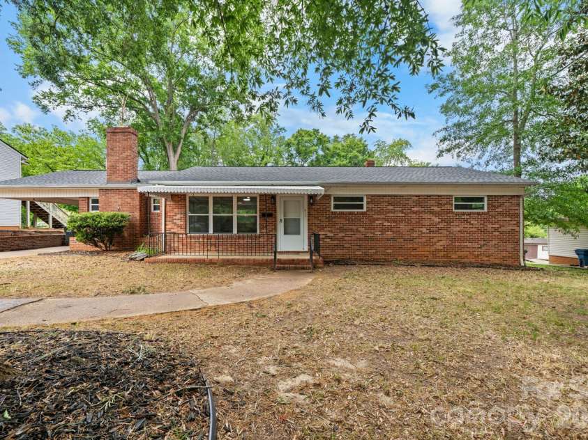 411 20TH Avenue, Hickory, NC 28601.  MLS# CAR4379794, YatesRealty ID 5101. 