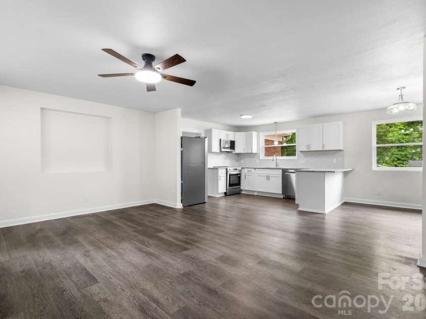 411 20TH Avenue, Hickory, NC 28601.  MLS# CAR4379794, YatesRealty ID 5101. 