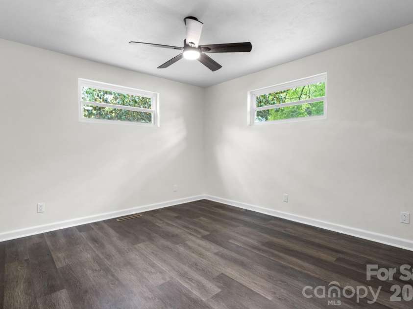 411 20TH Avenue, Hickory, NC 28601.  MLS# CAR4379794, YatesRealty ID 5101. 