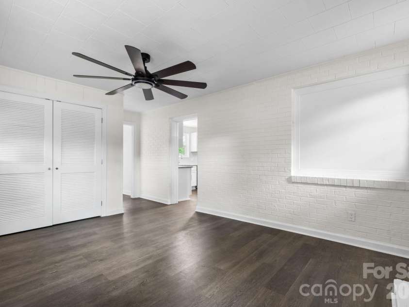 411 20TH Avenue, Hickory, NC 28601.  MLS# CAR4379794, YatesRealty ID 5101. 