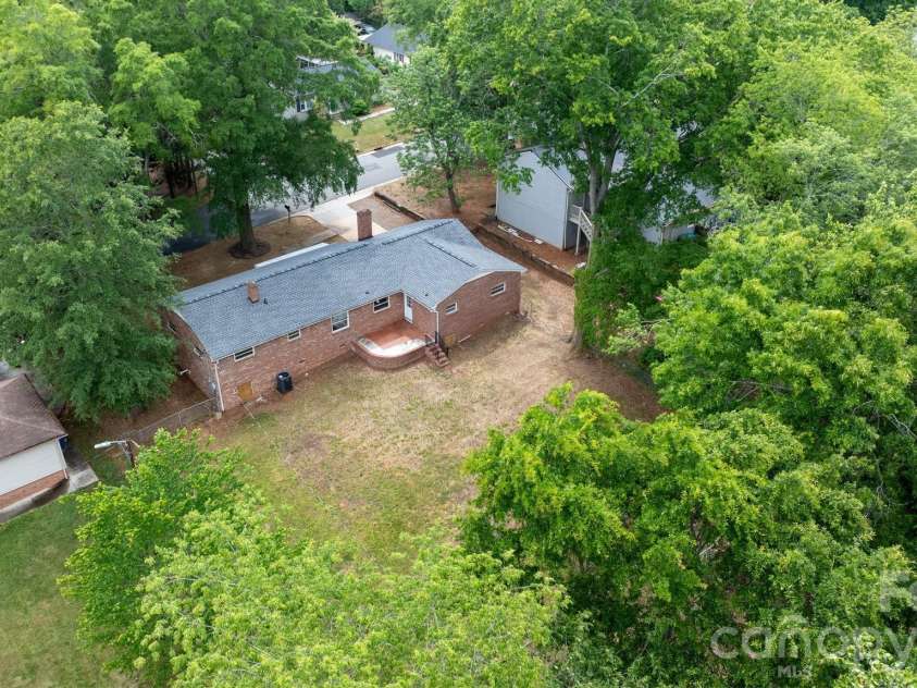 411 20TH Avenue, Hickory, NC 28601.  MLS# CAR4379794, YatesRealty ID 5101. 