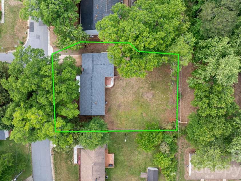 411 20TH Avenue, Hickory, NC 28601.  MLS# CAR4379794, YatesRealty ID 5101. 