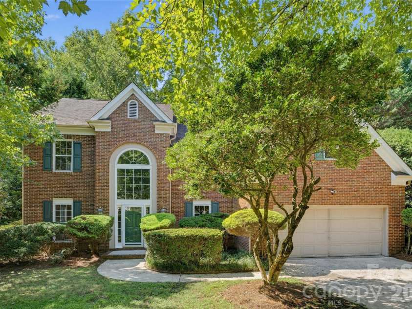 4635 Appley Mead Lane, Charlotte, NC 28269.  MLS# CAR4425153, YatesRealty ID 51011. 