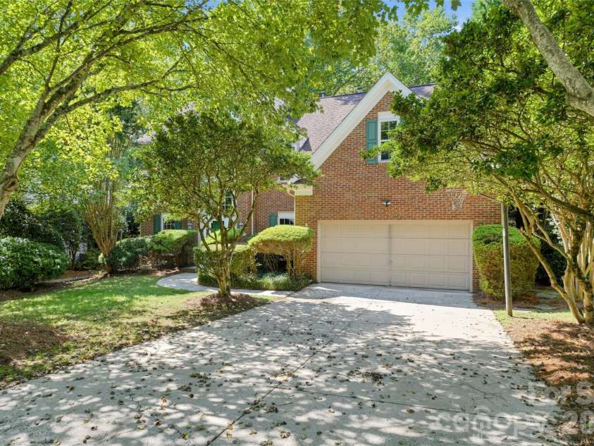 4635 Appley Mead Lane, Charlotte, NC 28269.  MLS# CAR4425153, YatesRealty ID 51011. 