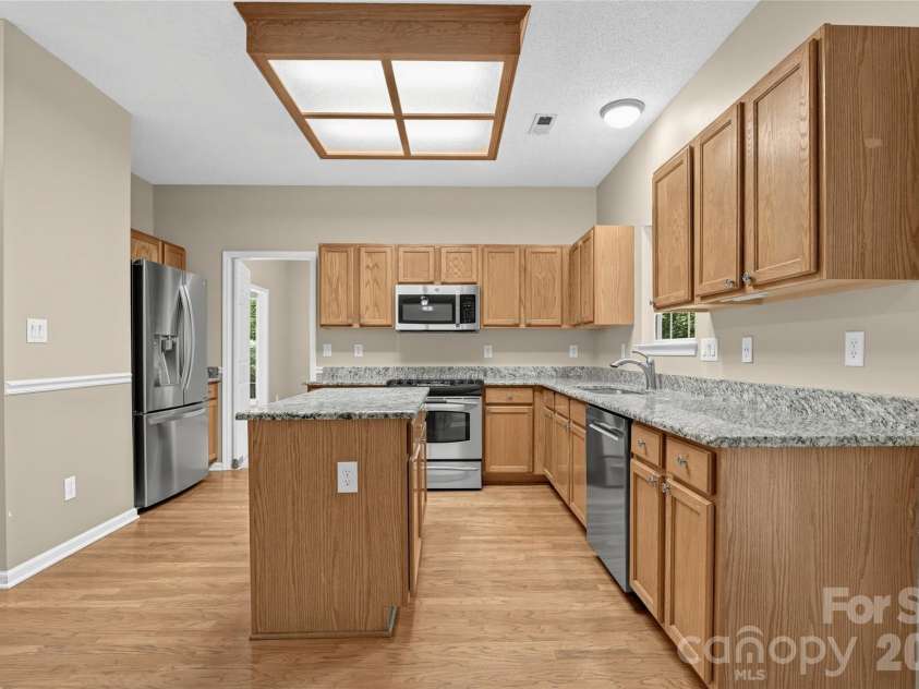 4635 Appley Mead Lane, Charlotte, NC 28269.  MLS# CAR4425153, YatesRealty ID 51011. 