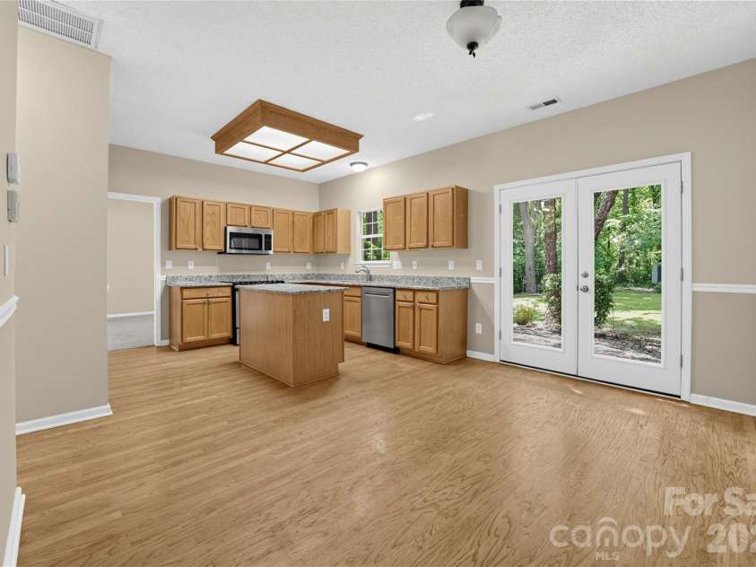 4635 Appley Mead Lane, Charlotte, NC 28269.  MLS# CAR4425153, YatesRealty ID 51011. 