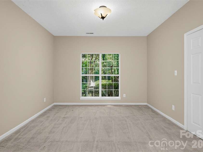 4635 Appley Mead Lane, Charlotte, NC 28269.  MLS# CAR4425153, YatesRealty ID 51011. 
