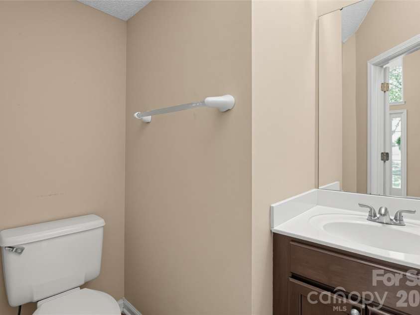 4635 Appley Mead Lane, Charlotte, NC 28269.  MLS# CAR4425153, YatesRealty ID 51011. 