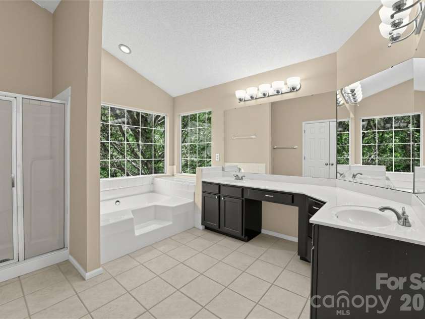 4635 Appley Mead Lane, Charlotte, NC 28269.  MLS# CAR4425153, YatesRealty ID 51011. 
