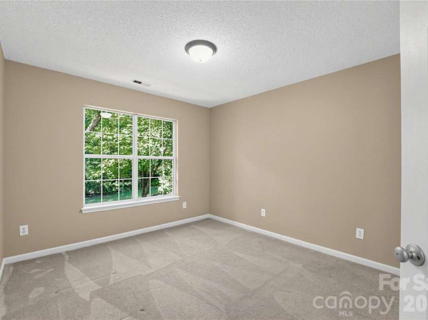 4635 Appley Mead Lane, Charlotte, NC 28269.  MLS# CAR4425153, YatesRealty ID 51011. 