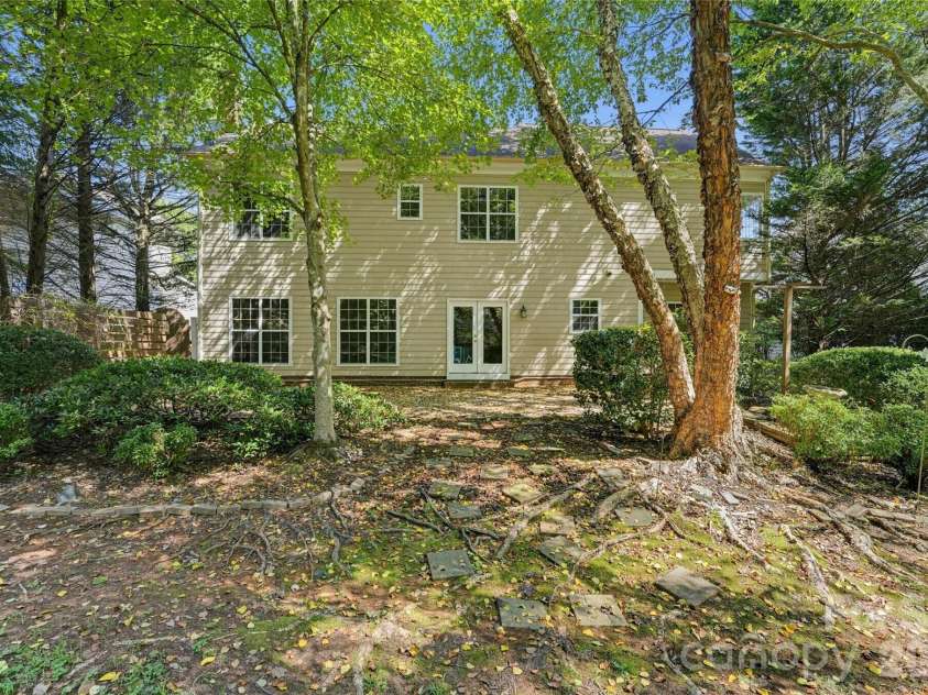 4635 Appley Mead Lane, Charlotte, NC 28269.  MLS# CAR4425153, YatesRealty ID 51011. 