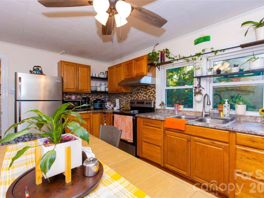2287 US 70 Highway, Morganton, NC 28655.  MLS# CAR4425084, YatesRealty ID 51012. 