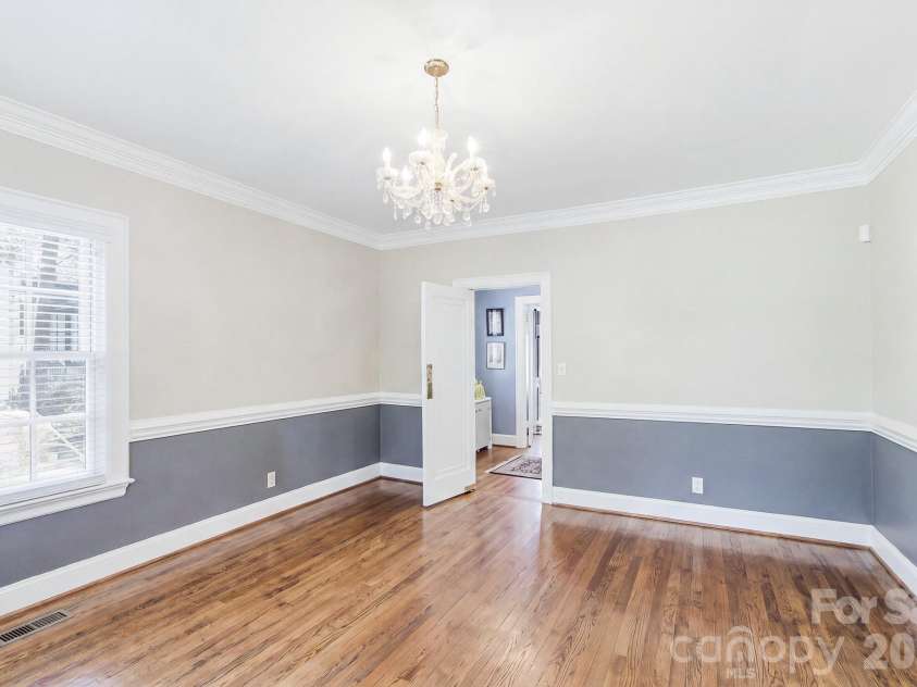 199 Kimberly Avenue, Asheville, NC 28804.  MLS# CAR4419910, YatesRealty ID 51013. 