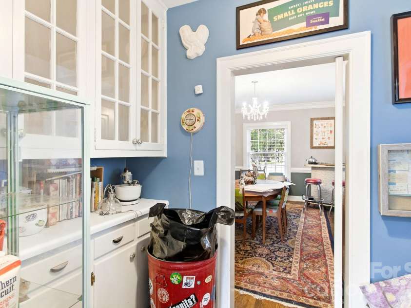199 Kimberly Avenue, Asheville, NC 28804.  MLS# CAR4419910, YatesRealty ID 51013. 