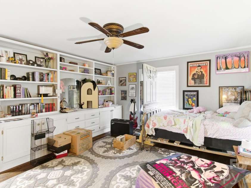 199 Kimberly Avenue, Asheville, NC 28804.  MLS# CAR4419910, YatesRealty ID 51013. 