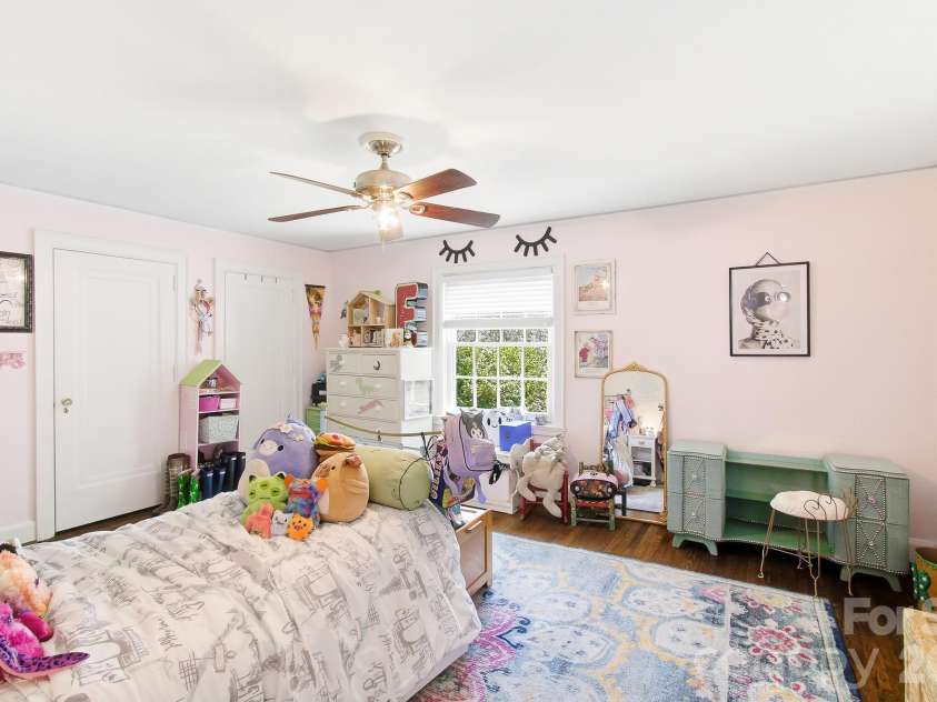 199 Kimberly Avenue, Asheville, NC 28804.  MLS# CAR4419910, YatesRealty ID 51013. 
