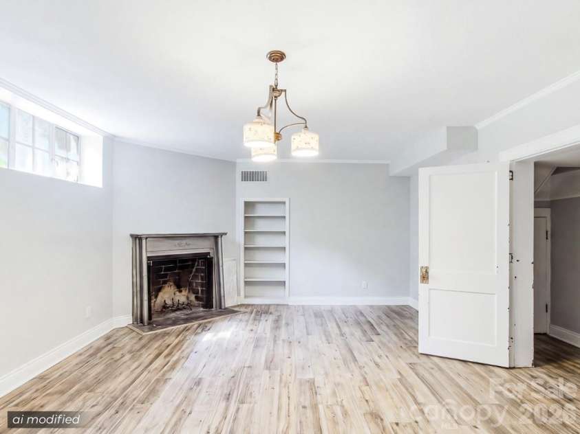199 Kimberly Avenue, Asheville, NC 28804.  MLS# CAR4419910, YatesRealty ID 51013. 