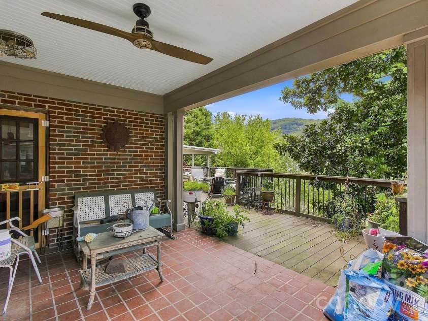 199 Kimberly Avenue, Asheville, NC 28804.  MLS# CAR4419910, YatesRealty ID 51013. 