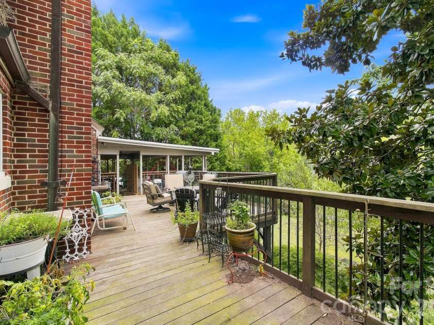 199 Kimberly Avenue, Asheville, NC 28804.  MLS# CAR4419910, YatesRealty ID 51013. 