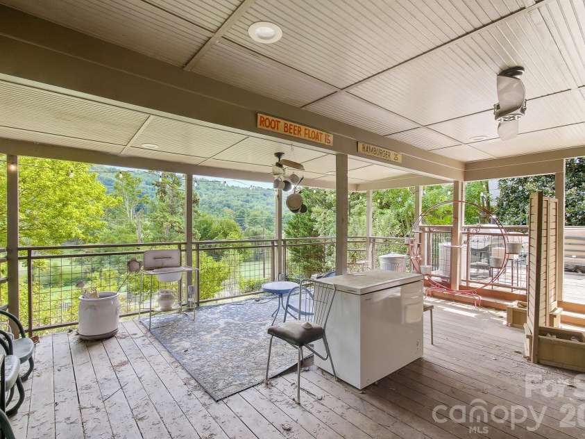 199 Kimberly Avenue, Asheville, NC 28804.  MLS# CAR4419910, YatesRealty ID 51013. 