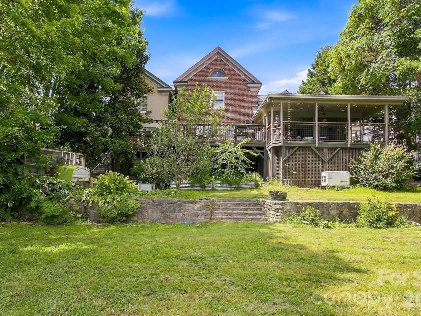 199 Kimberly Avenue, Asheville, NC 28804.  MLS# CAR4419910, YatesRealty ID 51013. 