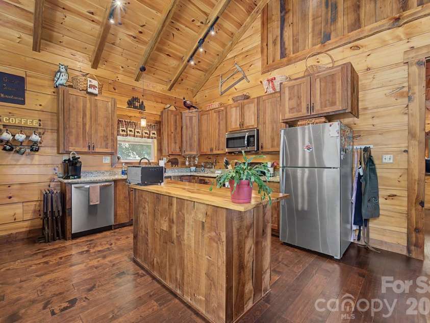 58 Indianola Lane, Bryson City, NC 28713.  MLS# CAR4424618, YatesRealty ID 51014. 