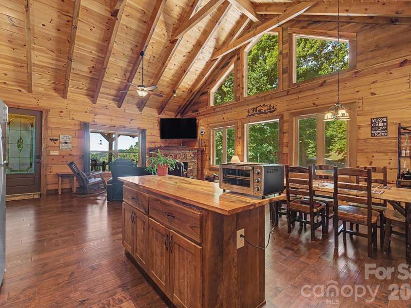 58 Indianola Lane, Bryson City, NC 28713.  MLS# CAR4424618, YatesRealty ID 51014. 