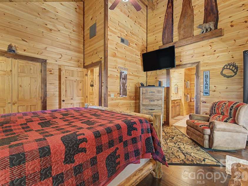 58 Indianola Lane, Bryson City, NC 28713.  MLS# CAR4424618, YatesRealty ID 51014. 