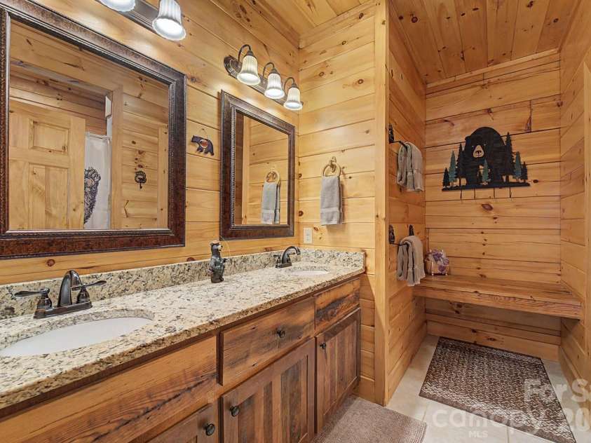 58 Indianola Lane, Bryson City, NC 28713.  MLS# CAR4424618, YatesRealty ID 51014. 